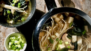 RECIPE: Miso Soup with Wakame Seaweed, Tofu, and Mushrooms