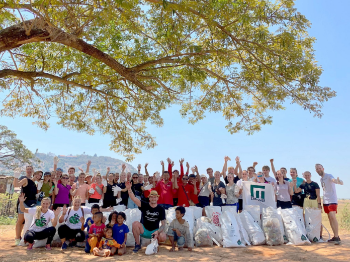 babel-cleanup-event-team-2020 The team at a Babel garbage clean up in 2020.