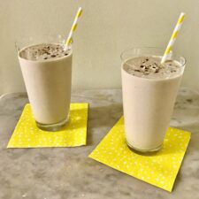 RECIPE: Vanilla, Date, Almond, Hemp Seed Shake