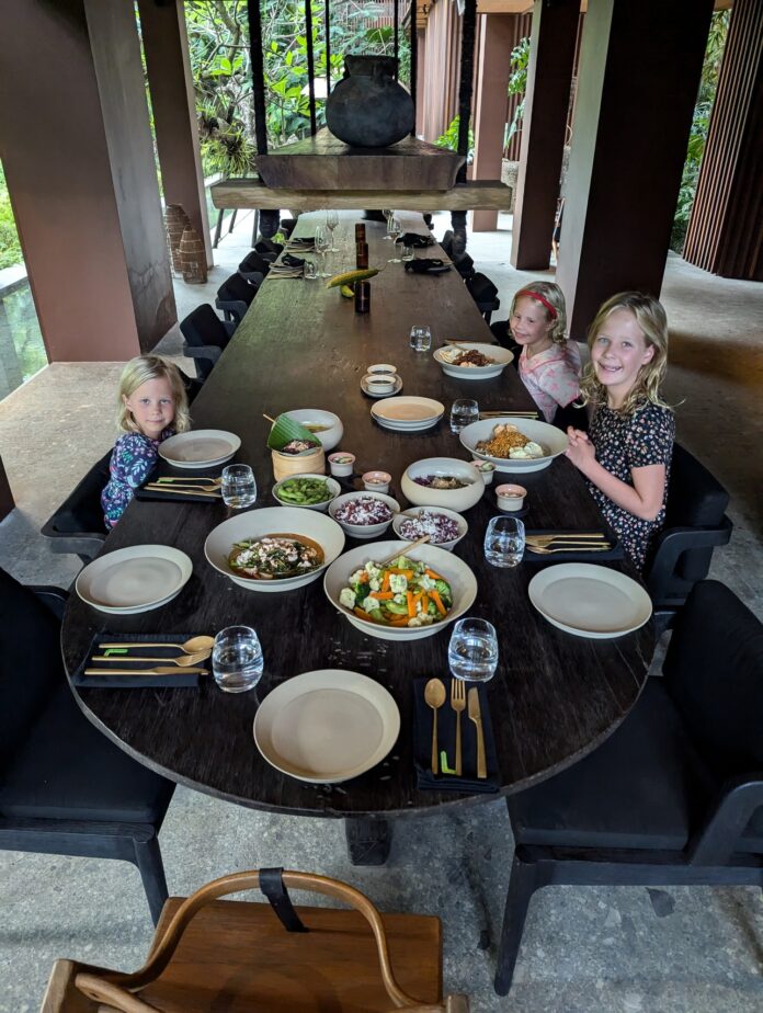 plantbased_girls_fallows West, Navy, and Tide Fallows