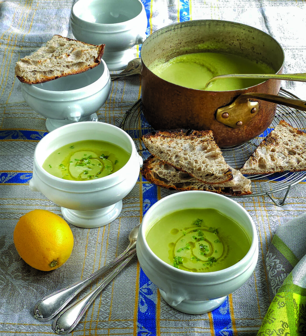 Romanesco Broccoli and Leek Soup