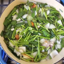 RECIPE: Simple or Roasted Vegetable Stock