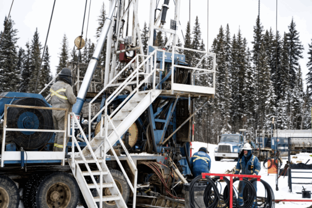 tu deh-kah geothermal workers drilling