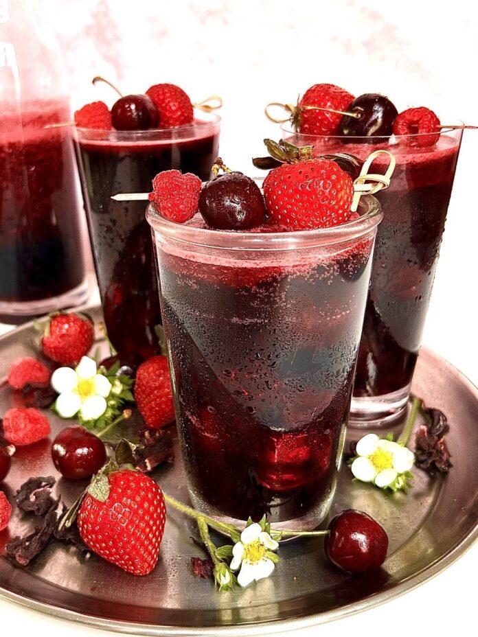 Hibiscus and Berry Cooler