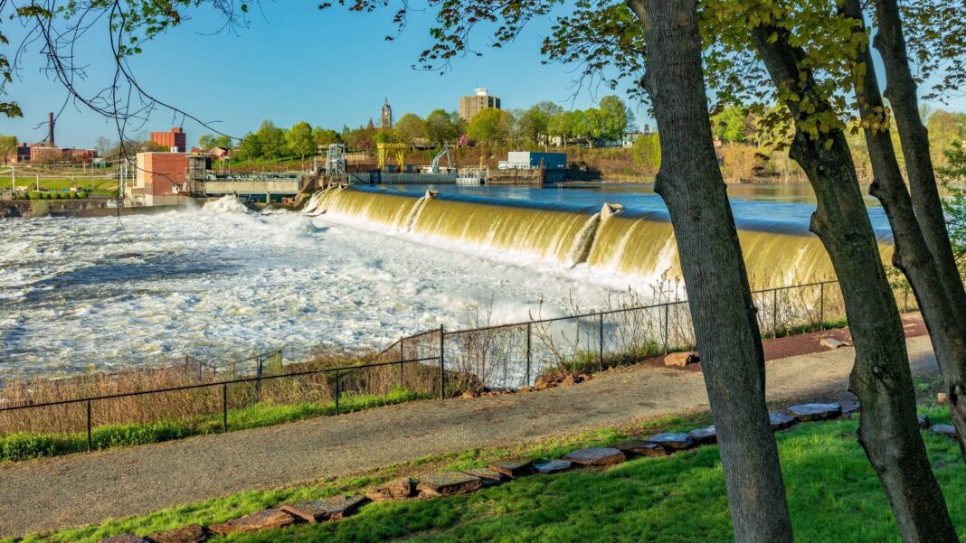 the holyoke dam in South Hadley, massachusetts