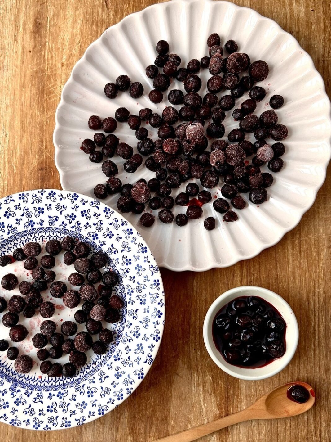 Huckleberries frozen and thawed on plates